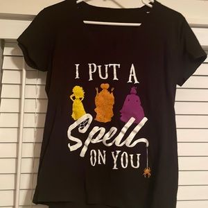 Disney. Hocus Pocus. T-shirt. Size Medium.